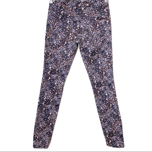 Club Monaco Jeans - Picture 2 of 5